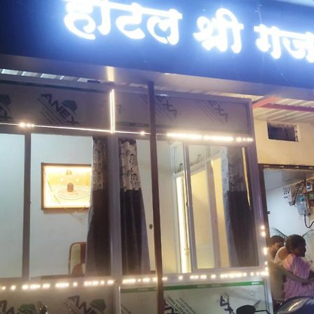 Shree Gajlaxmi Hotel Walking Distance From Mahakaleswar Ujjain Esterno foto
