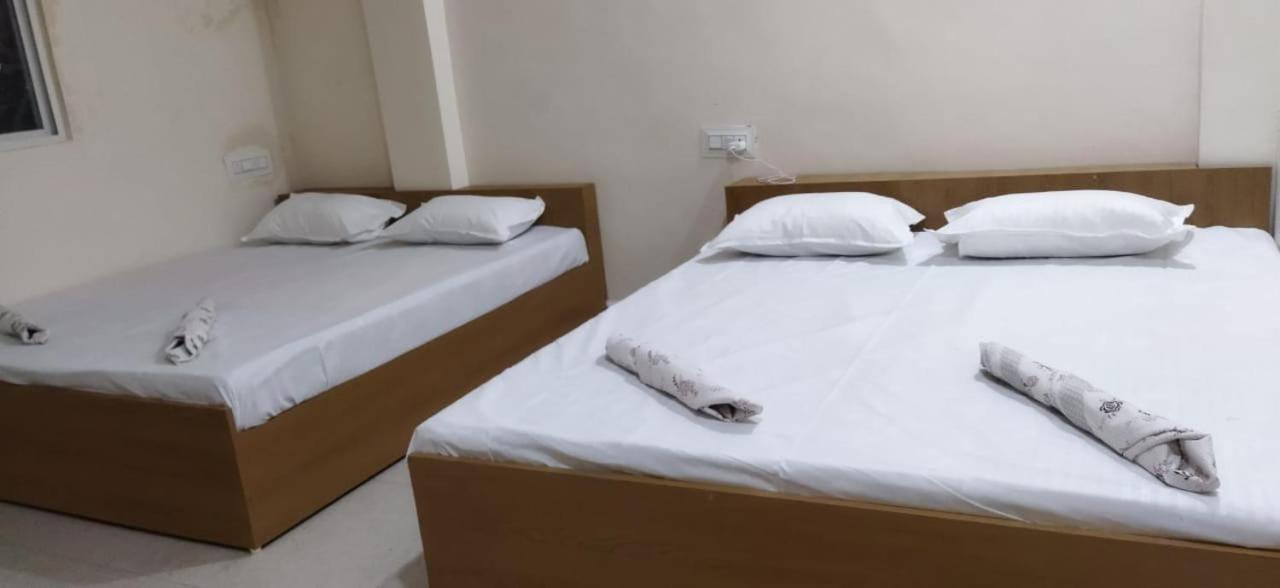 Shree Gajlaxmi Hotel Walking Distance From Mahakaleswar Ujjain Esterno foto