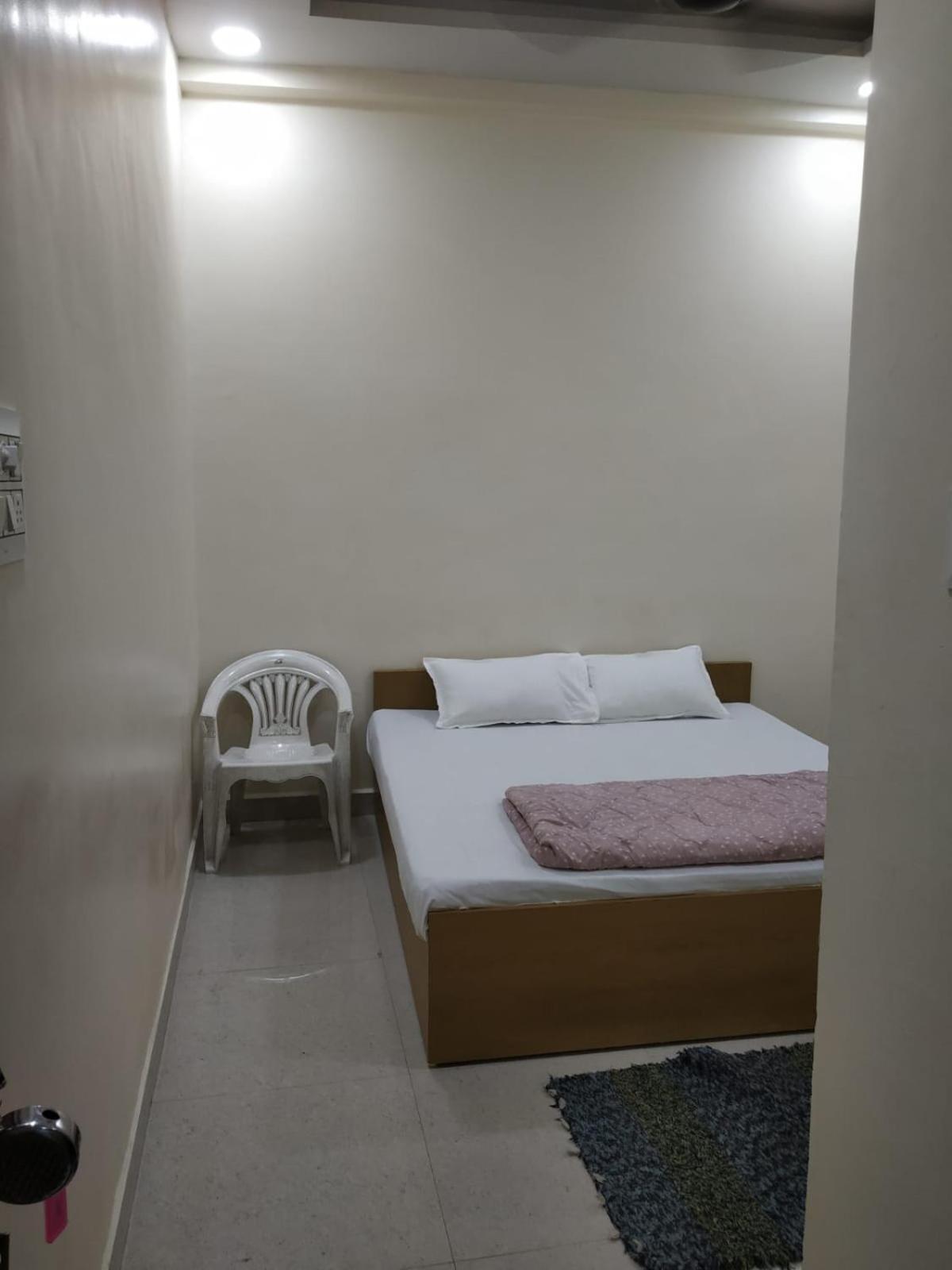Shree Gajlaxmi Hotel Walking Distance From Mahakaleswar Ujjain Esterno foto