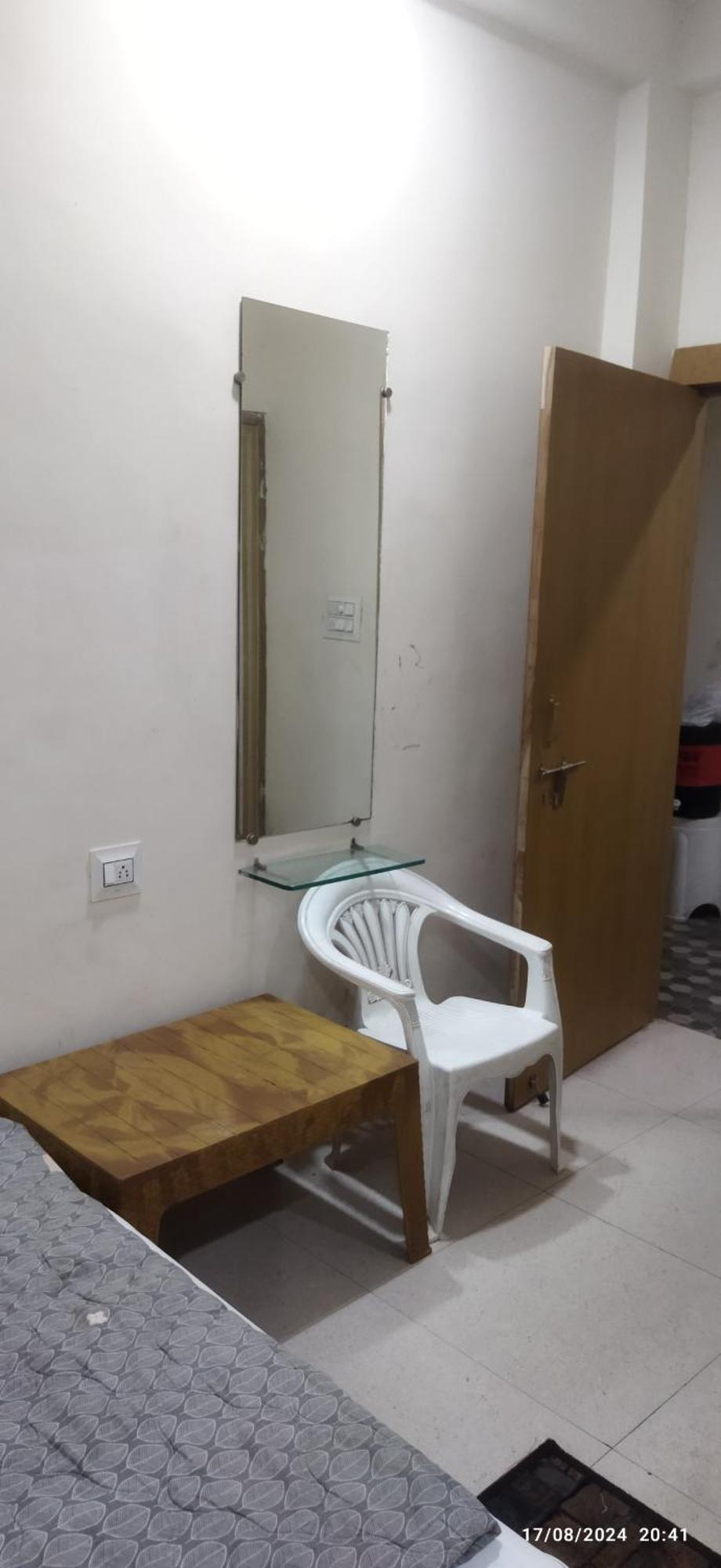 Shree Gajlaxmi Hotel Walking Distance From Mahakaleswar Ujjain Esterno foto